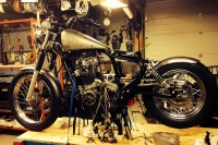 Swingarm Bobber Brat-Style