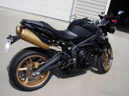 Street Triple R