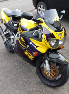 CBR900RRV