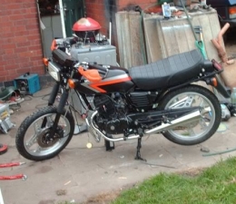 CB125TD