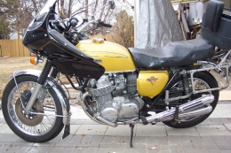 CB750